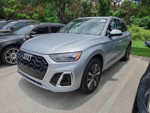 Certified 2023 Audi Q5 2.0T Premium w/ Convenience Package AWD/4WD image 3