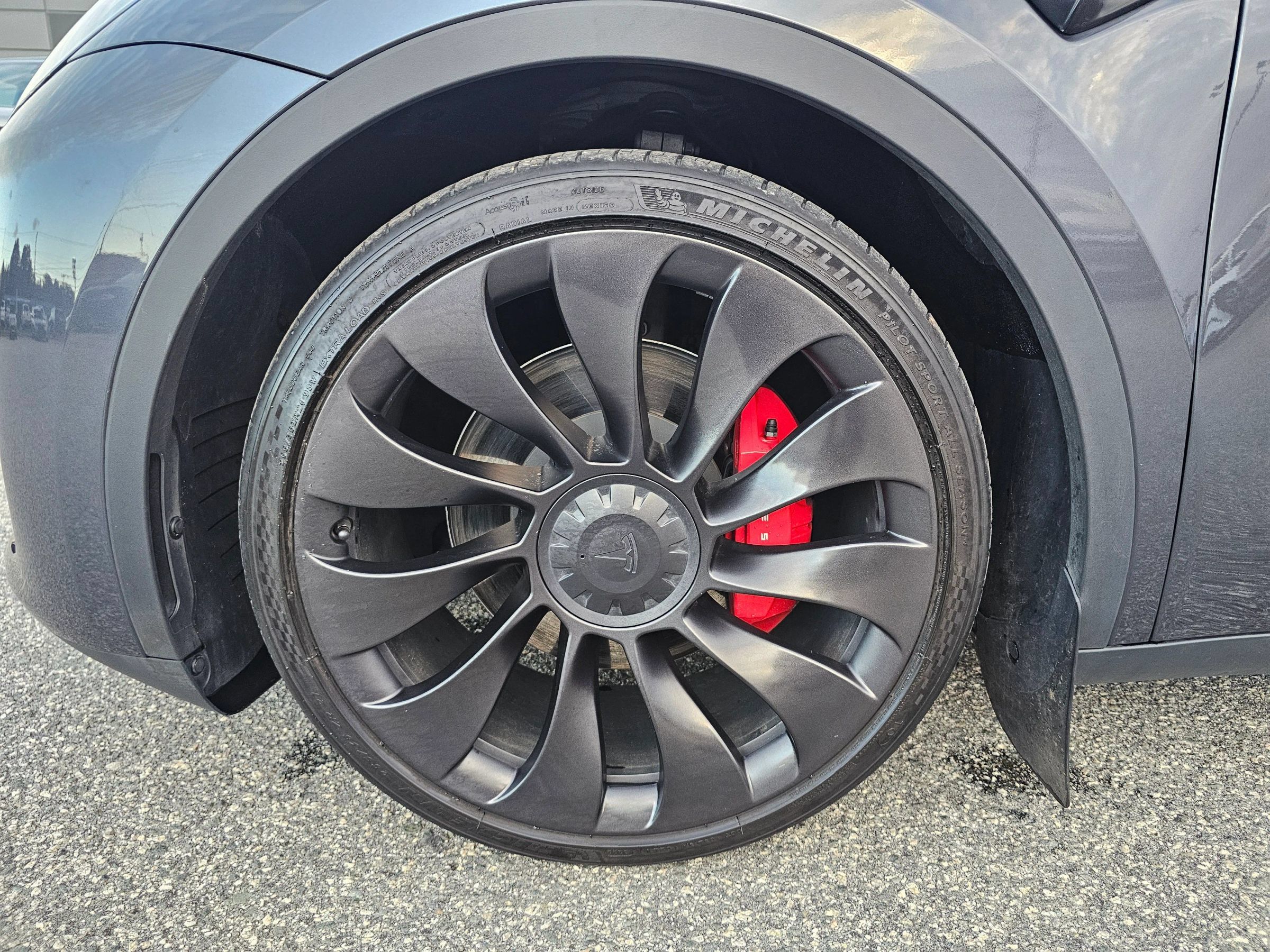 Used 2023 Tesla Model Y Performance AWD/4WD image 32