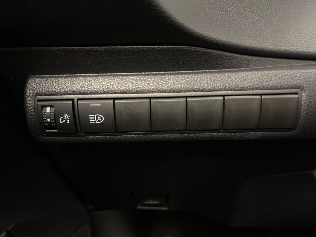 Certified 2025 Toyota Corolla LE FWD image 28
