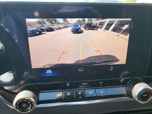 Used 2023 Chevrolet Colorado W/T RWD image 11