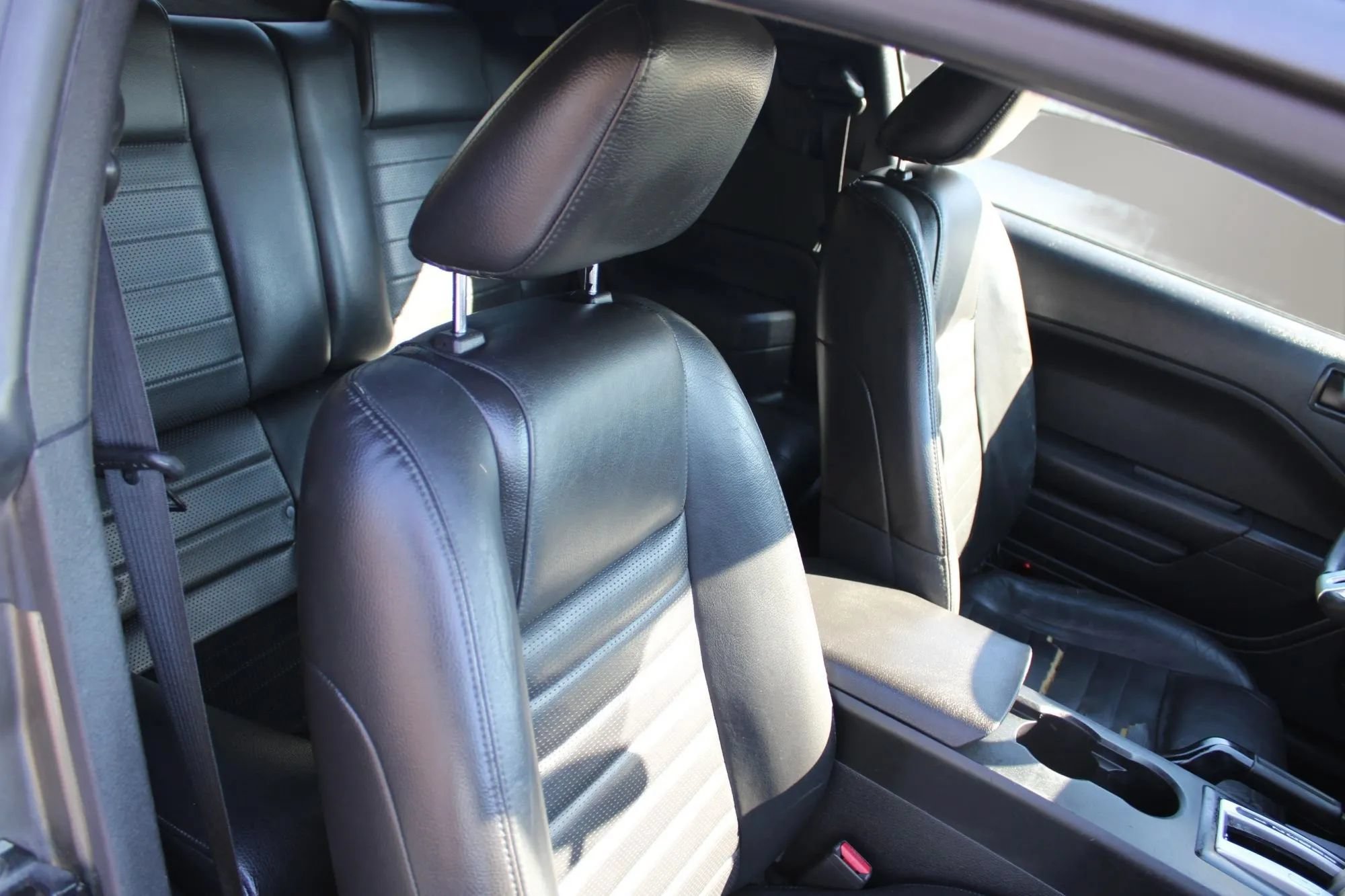 Used 2005 Ford Mustang GT RWD image 19