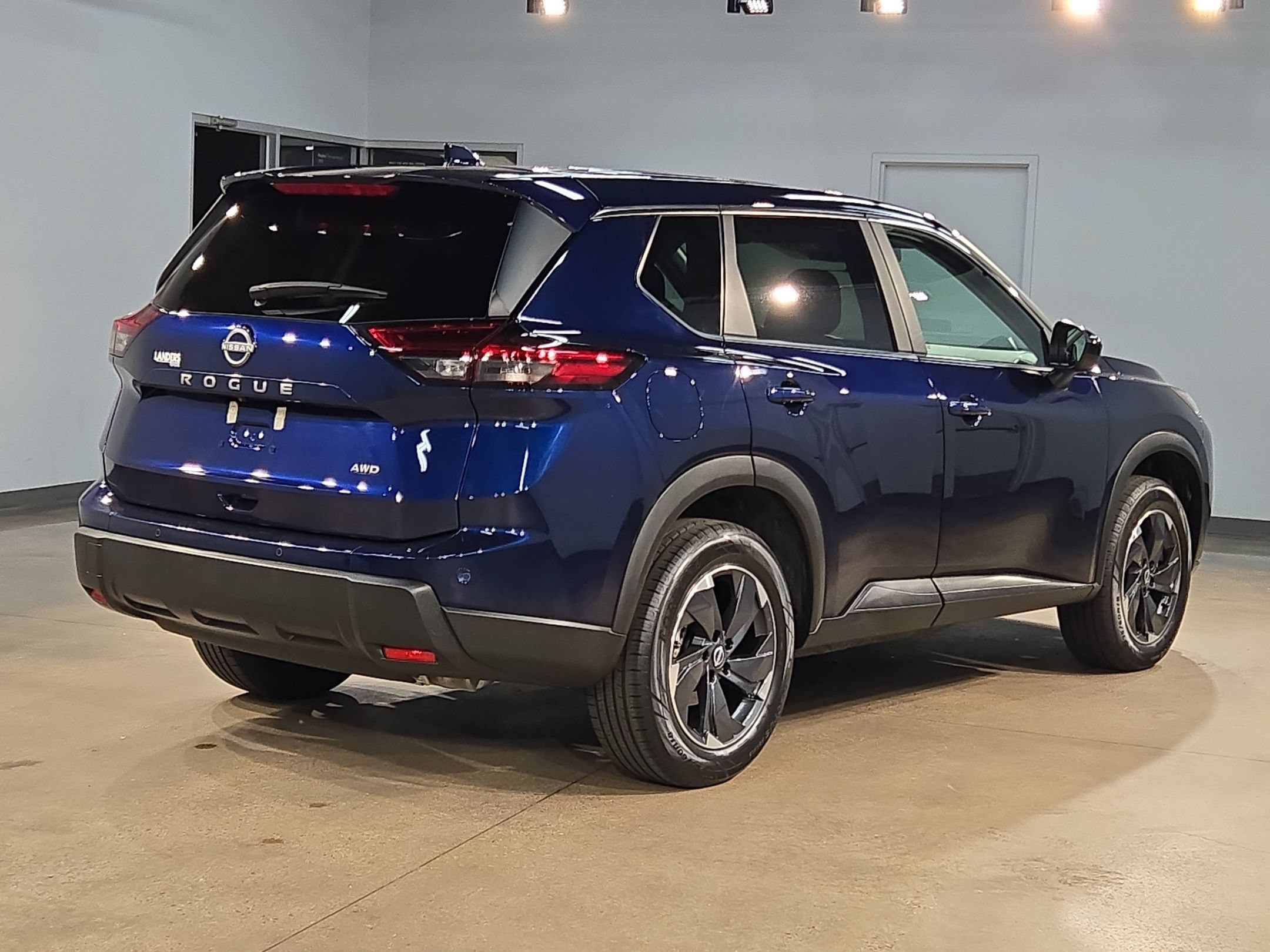 Used 2025 Nissan Rogue SV AWD/4WD image 7