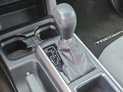 Used 2016 Toyota Tacoma SR5 w/ Towing Package RWD image 15