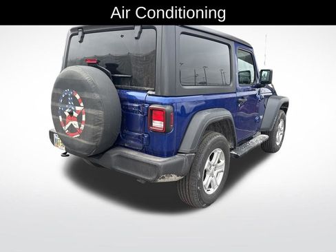 Used 2019 Jeep Wrangler Sport image 3