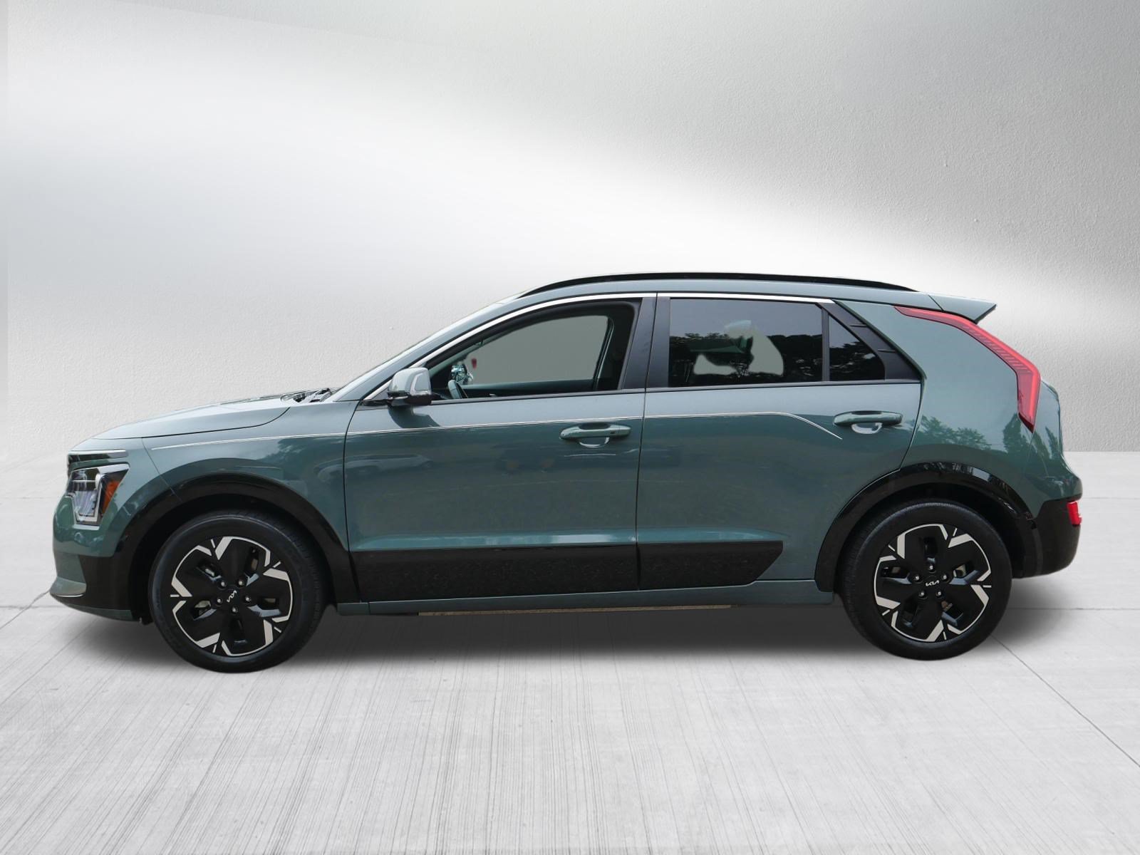 Certified 2023 Kia Niro Wind w/ Wind Preserve Package FWD image 4