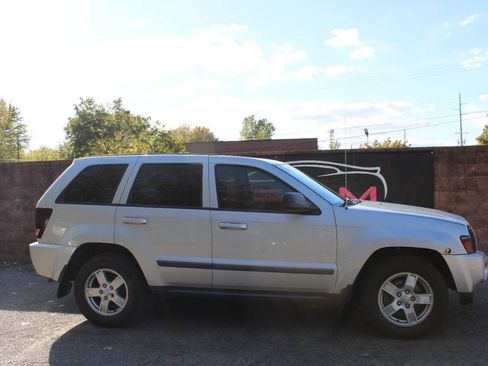 Used 2007 Jeep Grand Cherokee Laredo AWD/4WD image 5