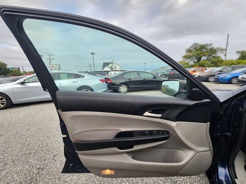Used 2012 Honda Accord LX image 9