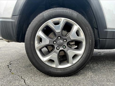 Used 2022 Jeep Compass Limited image 7