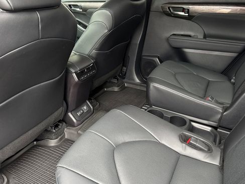 New 2026 Toyota Highlander Limited AWD/4WD image 13