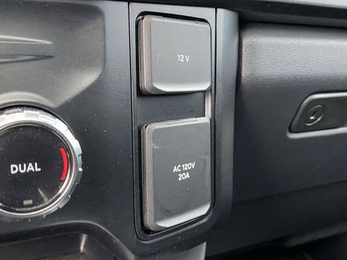 Used 2024 Ford F250 Platinum AWD/4WD image 37