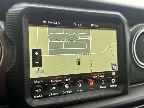 Used 2023 Jeep Wrangler Sahara image 30