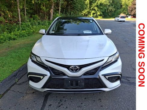 Used 2022 Toyota Camry XSE AWD/4WD image 3