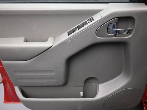 Used 2017 Nissan Frontier SV AWD/4WD image 10