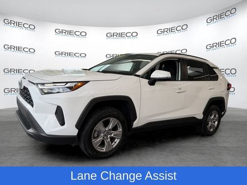 Used 2023 Toyota RAV4 XLE AWD/4WD image 3