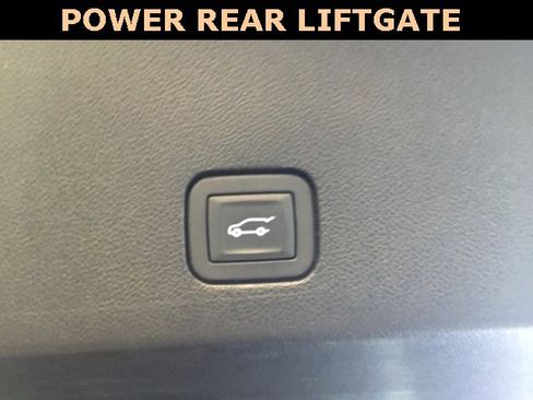 Used 2025 Cadillac XT6 Premium Luxury image 31