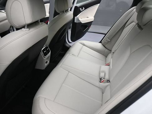 Used 2025 Genesis G70 2.5T RWD image 18