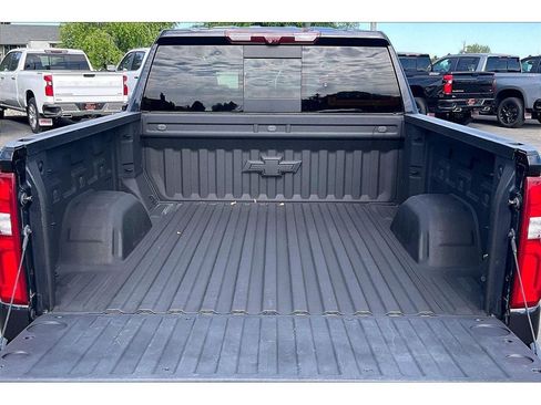 Used 2022 Chevrolet Silverado 1500 LTZ w/ LTZ Premium Package AWD/4WD image 11