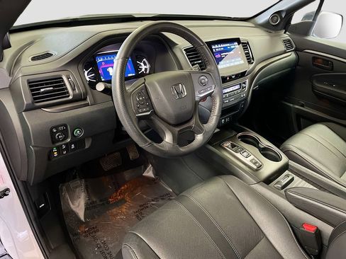 Used 2023 Honda Passport TrailSport image 9
