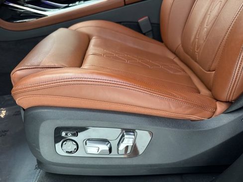 Used 2024 BMW X7 M60i w/ Executive Package image 23