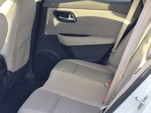 Used 2023 Nissan Rogue SV FWD image 18