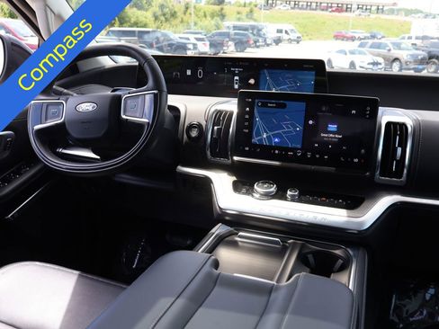 Certified 2025 Ford Expedition Platinum AWD/4WD image 15