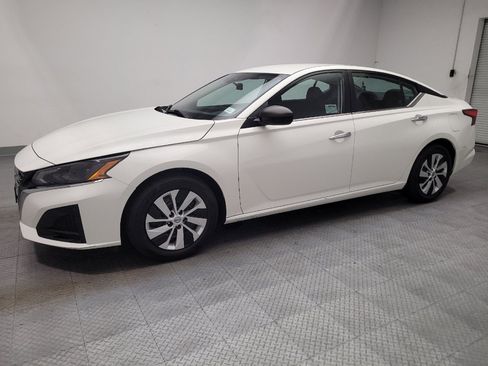 Used 2025 Nissan Altima 2.5 S FWD image 2