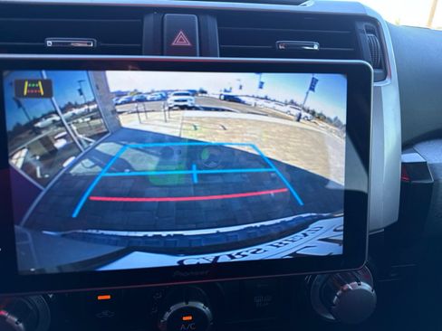 Used 2019 Toyota 4Runner TRD Off-Road AWD/4WD image 15