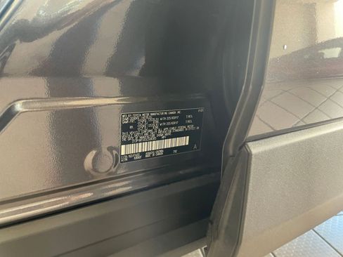 Used 2025 Toyota RAV4 XLE w/ Convenience Package image 25