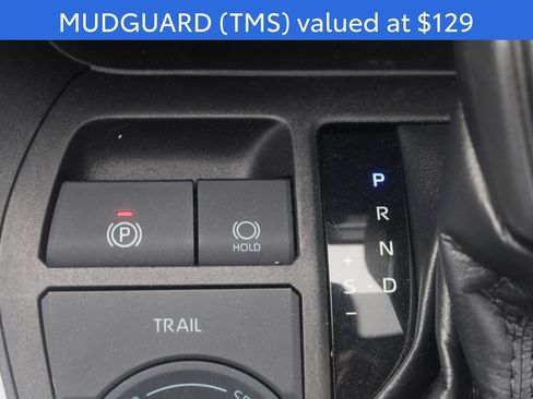 Certified 2021 Toyota RAV4 XLE w/ Convenience Package AWD/4WD image 9