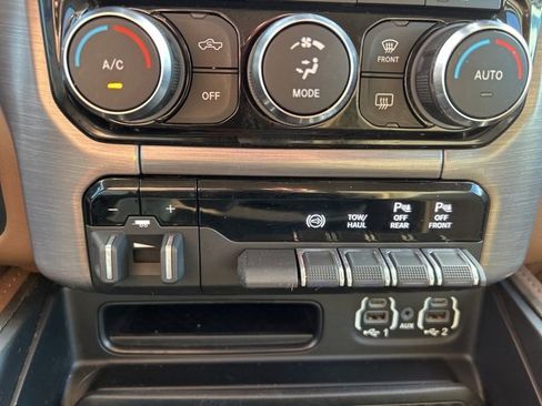 Used 2022 RAM 3500 Limited image 28