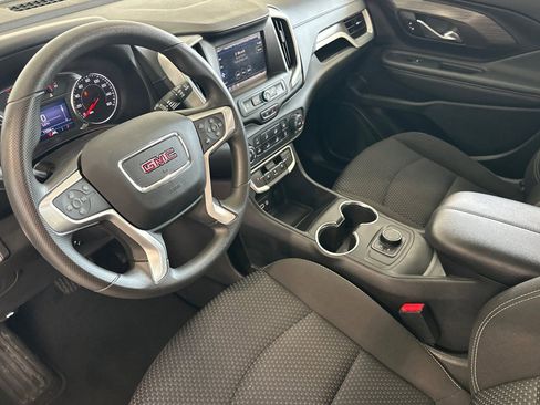 Used 2024 GMC Terrain SLE w/ Elevation Edition image 10