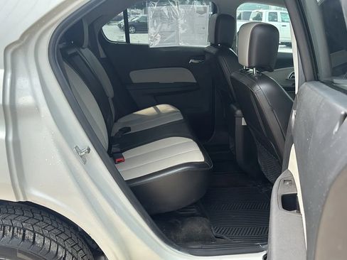 Used 2017 Chevrolet Equinox Premier w/ Enhanced Convenience Package AWD/4WD image 15