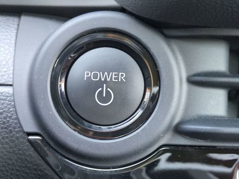 Used 2025 Toyota Crown Signia w/ Advanced Technology Package image 28