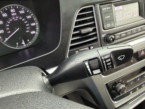 Used 2017 Hyundai Sonata SE image 45