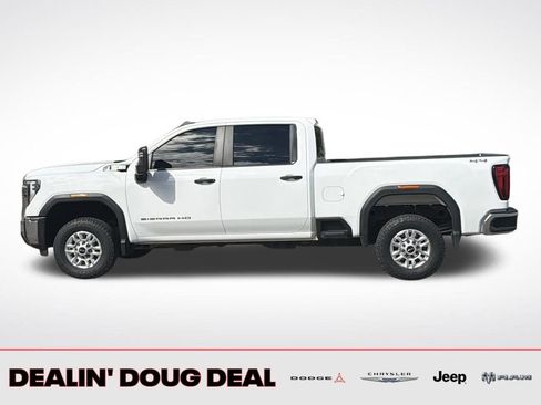 Used 2024 GMC Sierra 2500 Pro w/ Convenience Package AWD/4WD image 3