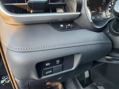 Used 2023 Toyota Highlander XLE image 34