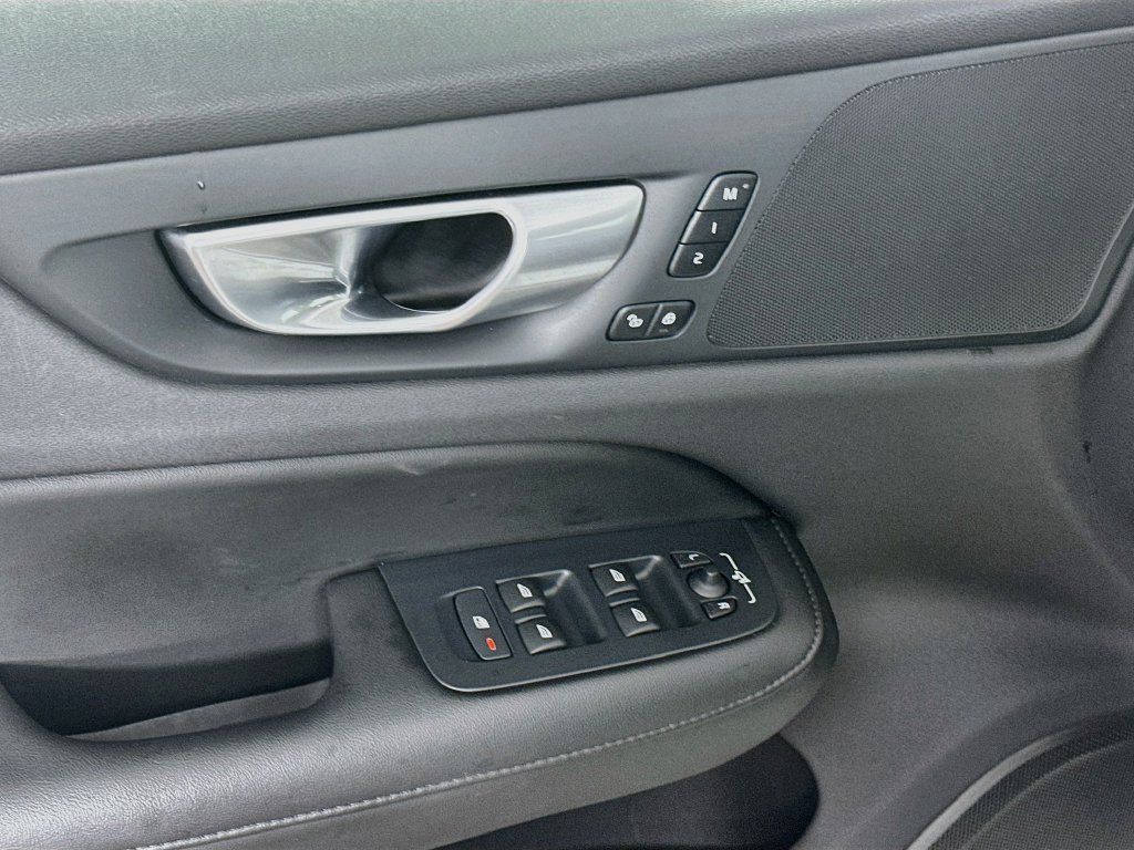 Used 2024 Volvo S60 B5 Core FWD image 24