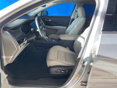 Used 2022 Cadillac XT4 Premium Luxury image 12