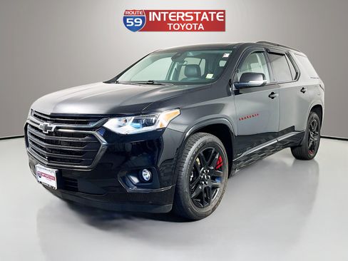 Used 2021 Chevrolet Traverse Premier w/ Redline Edition AWD/4WD image 3