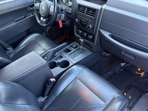 Used 2012 Jeep Liberty Sport AWD/4WD image 16