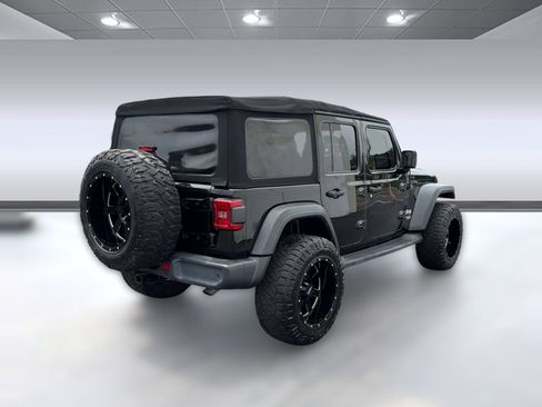 Used 2018 Jeep Wrangler Unlimited Sport S AWD/4WD image 9