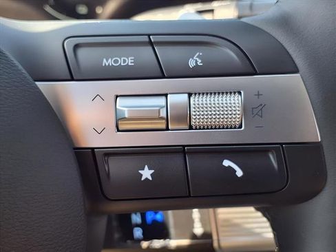 New 2025 Hyundai Tucson Limited image 24