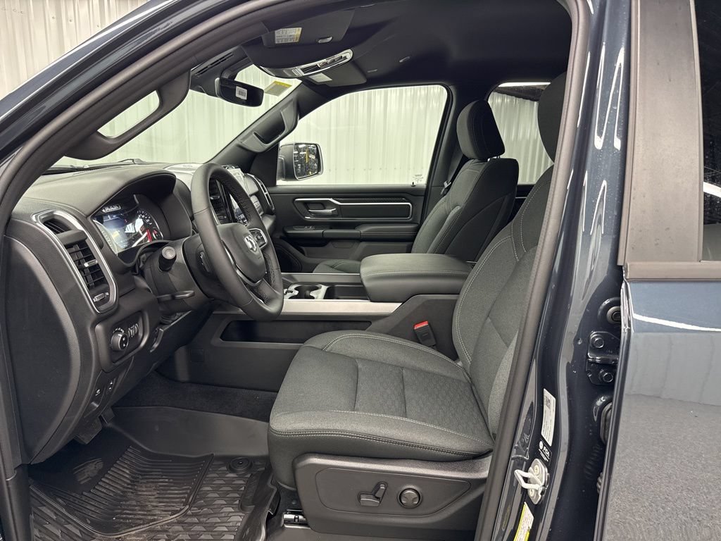 New 2026 RAM 1500 4x4 Crew Cab image 19