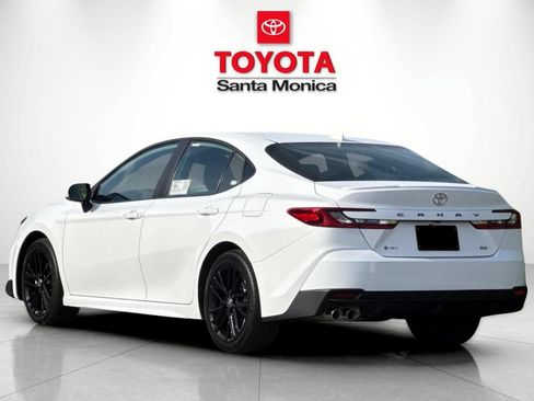 New 2026 Toyota Camry SE w/ Convenience Package FWD image 5