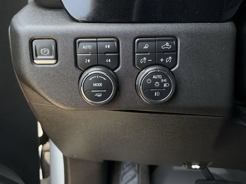 Used 2024 Chevrolet Silverado 2500 LTZ AWD/4WD image 21