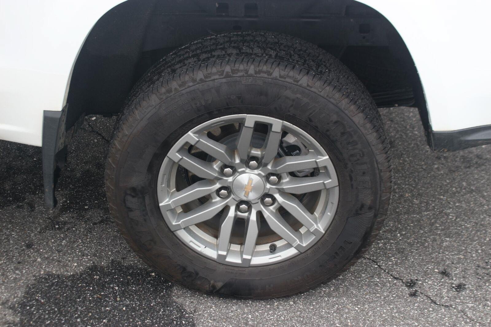 Used 2024 Chevrolet Colorado LT AWD/4WD image 37
