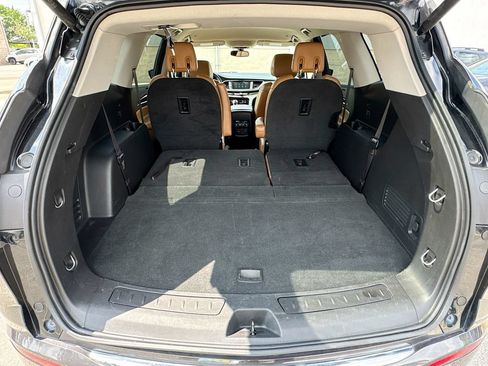 Used 2018 Buick Enclave Essence FWD image 31