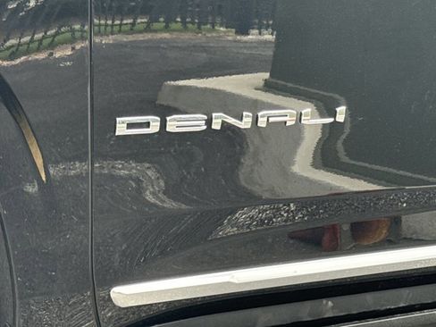 New 2026 GMC Yukon Denali w/ Denali Reserve Package AWD/4WD image 15