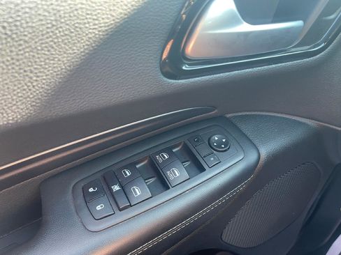 Used 2023 Dodge Durango SXT Launch Edition image 17