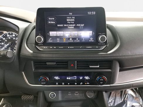 Used 2023 Nissan Rogue SV image 21